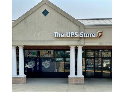 From UPS-branded packaging to unbranded boxes, UPS Stores offer a variety of options for their customers. . Ups store kingstowne